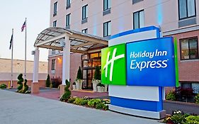 Holiday Inn Express Brooklyn Ny